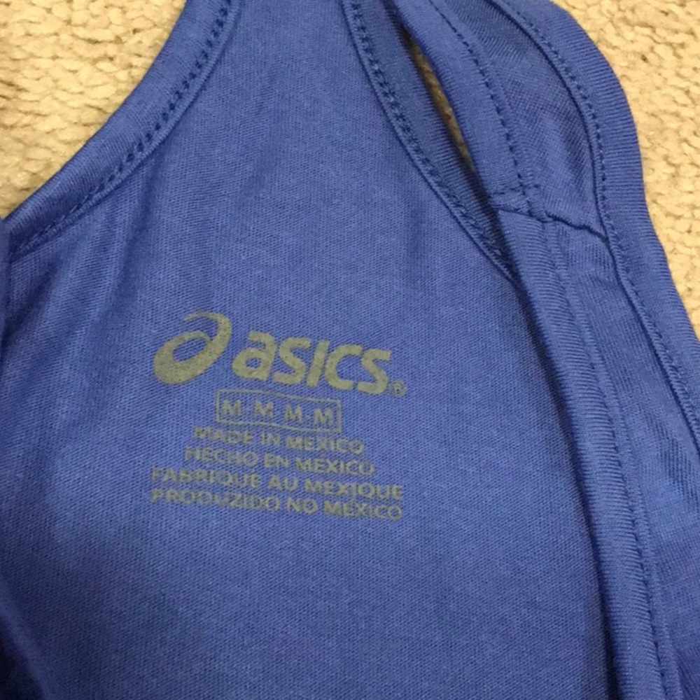 ASICS RUN TANK. Size Medium - Picture 4 of 4